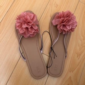 Forever21 Flower flip flops sandals